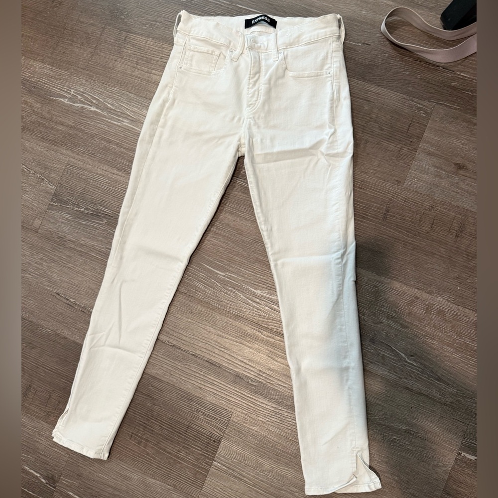 Express White mid rise Jeans